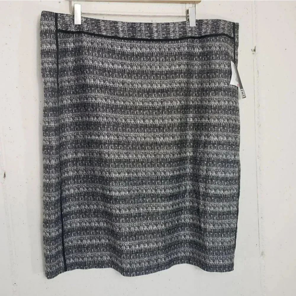 Liz Claiborne 20W‎ Plus-size black +white career skirt